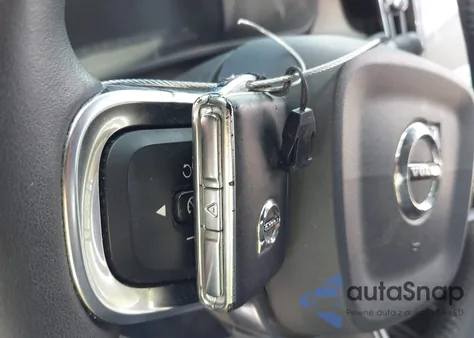 2019 Volvo Xc40 T5 Inscription z USA, uszkodzony, nr VIN YV4162UL8K2097844